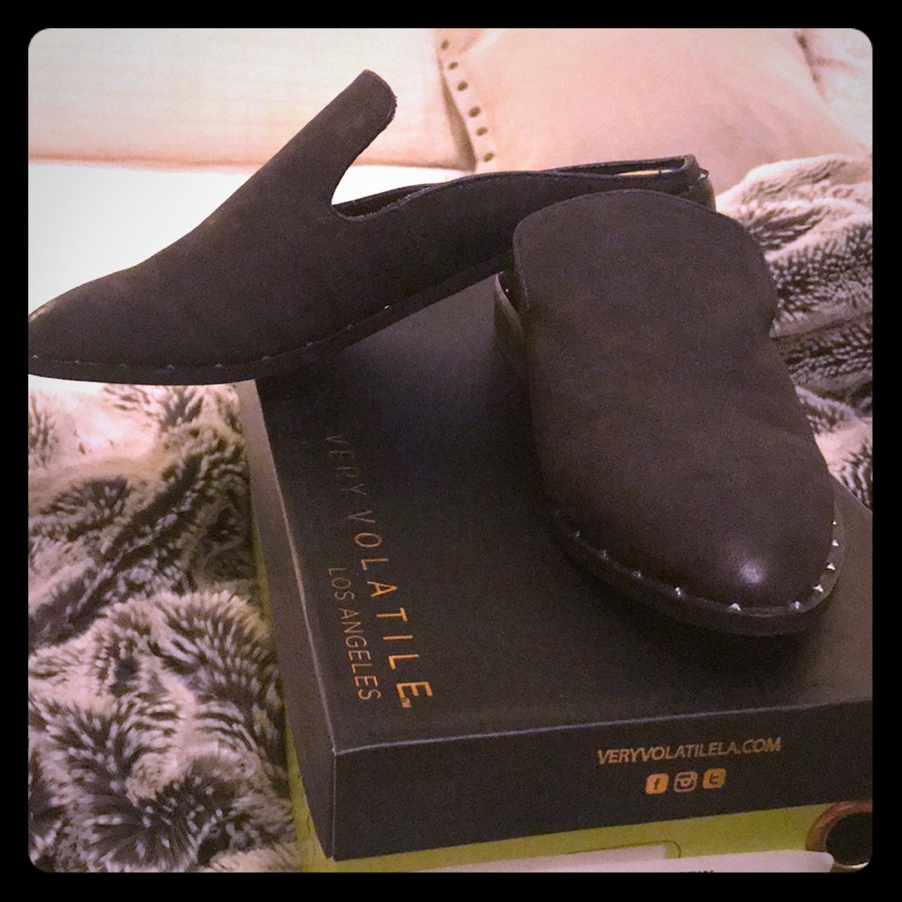 Very Volatile Slip on shoes